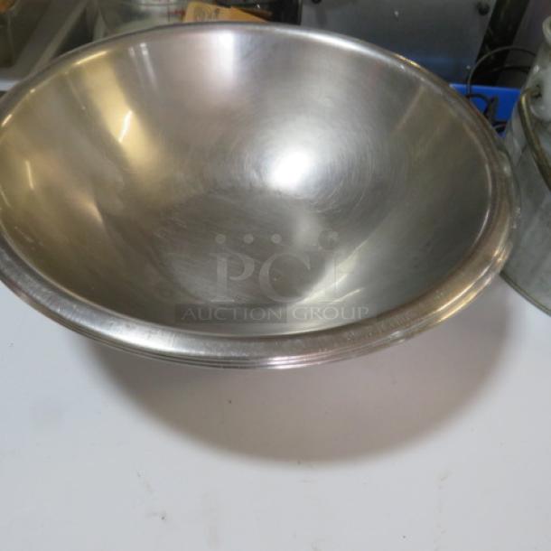 12-inch stainless steel mixing bowl, model 3XBID, in good condition with a smooth, polished finish.