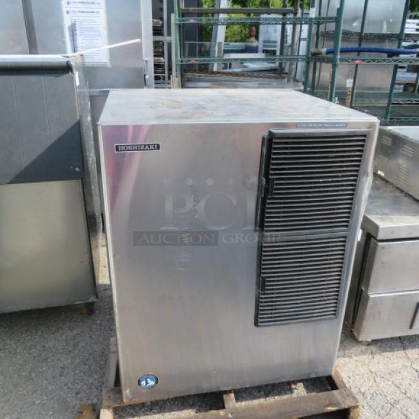 Hoshizaki KM-901MAH ice maker, stainless steel, 208-230V, dimensions 32x28x37.5 inches, used, $7040.00, on a pallet.