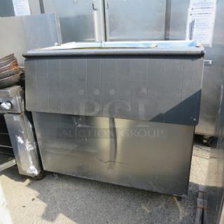 One Hoshizaki Ice Bin. 48.5X35X46 - Item #1200757