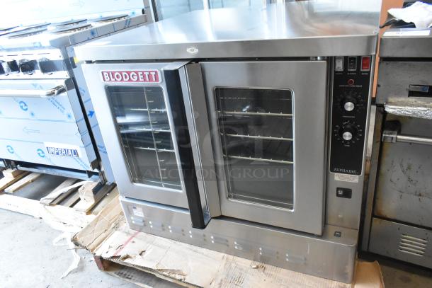 BRAND NEW 2024 Blodgett Zephaire-200-G stainless steel commercial propane gas convection oven with view-through doors. 60,000 BTU.