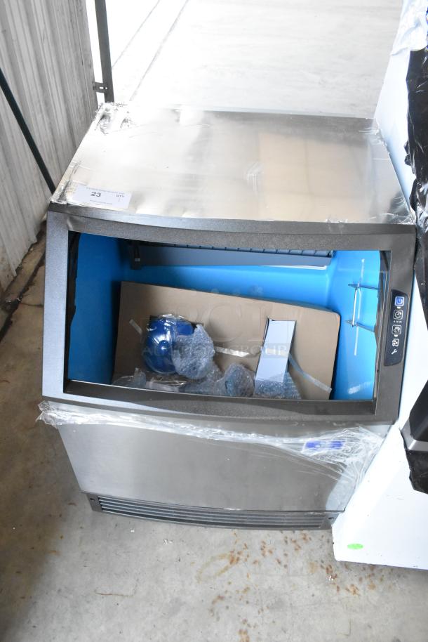 2024 Manitowoc UDF0240A-161B ice machine, stainless steel, undercounter, 90 lb. bin, scratch and dent, 115V, 1 phase.