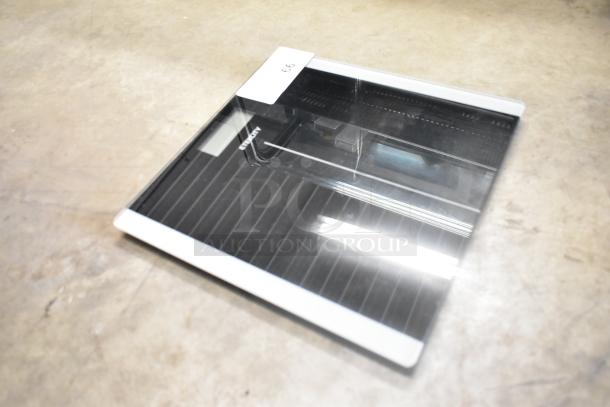 Etekcity EB9380H digital bathroom scale, sleek glass design, clear display, model EB9380H. Excellent condition.