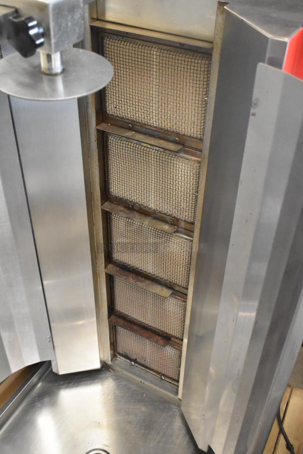 Brand new Avantco 177VB205 stainless steel vertical broiler, natural gas, 130 lb. capacity, 47,500 BTU, scratch and dent.
