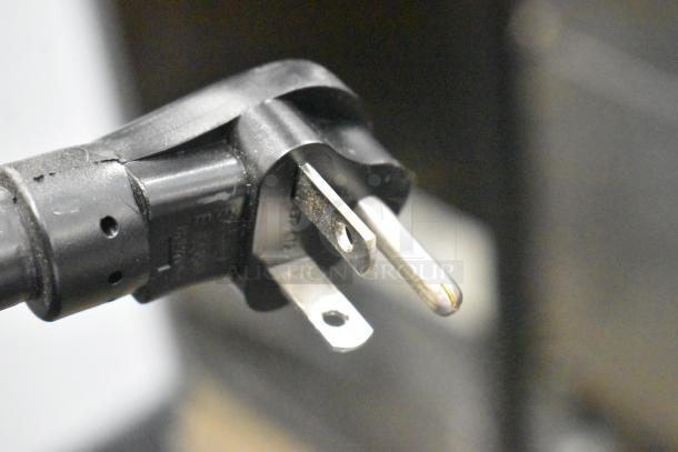 Close-up image of a power plug for the ServIt 423CH2UFNCF holding cabinet. 120 Volts, 1 Phase.