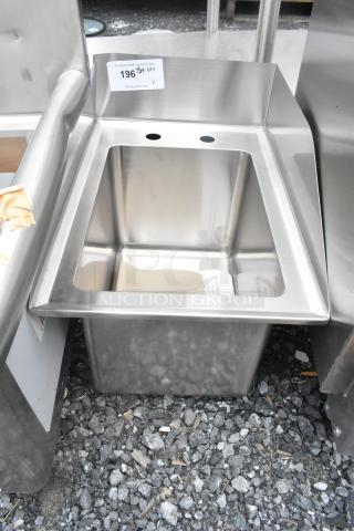 BRAND NEW Lakeside stainless steel single bay sink, scratch and dent condition, no legs, visible auction label.