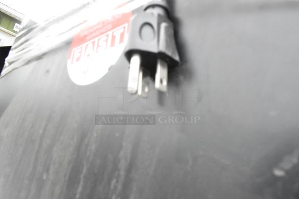 Galanz GLR33MBKE23 Mini Cooler plug and sticker, 115 volts, 1 phase, auction lot.