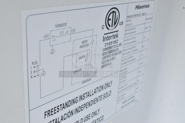 Hisense WMS017M6XBE Mini Cooler label with electrical diagram, model, voltage, and safety certifications.