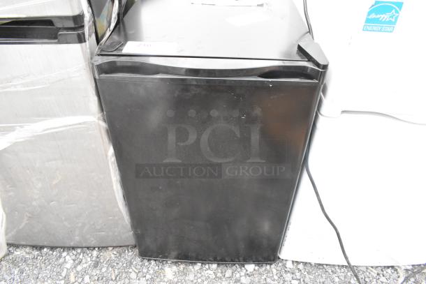 Black mini cooler, 115 volts, 1 phase, good condition, with a visible ENERGY STAR label on the side.