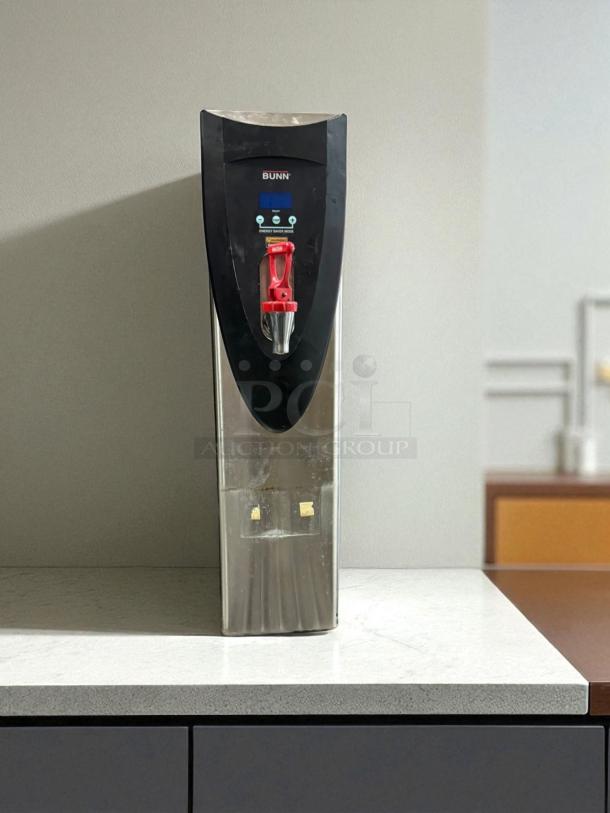 BUNN H5E hot water dispenser in superb condition, 120V/1800W, NSF & UL certified, fully tested and working, on countertop.
