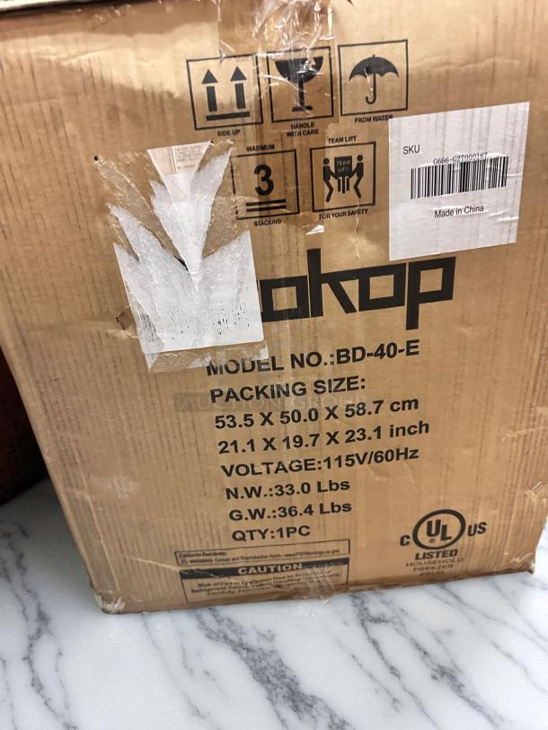 Box for ROVSUN BD-40-E compact mini fridge, 1.1 cu. ft., 115V, energy efficient, SKU visible, marked “Made in China.”