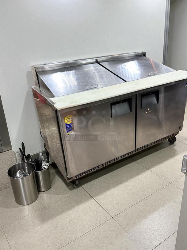 Everest EPBWR2 refrigerated prep table, 2-door, stainless steel, 115V, top-tier condition, fully tested, salad/sandwich use.