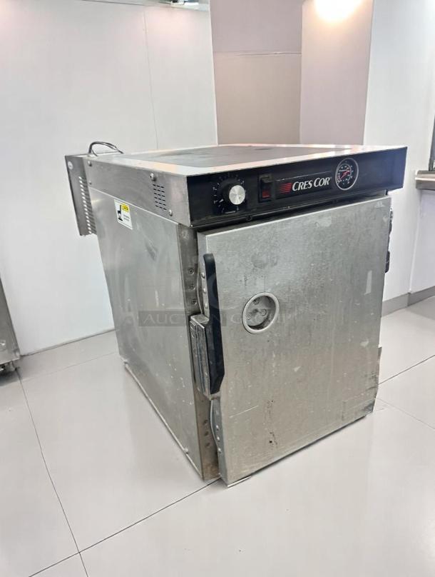 Cres Cor H137SUA5DB hot holding cabinet in superb condition, 120V electric, fully tested and functional, stainless steel exterior.