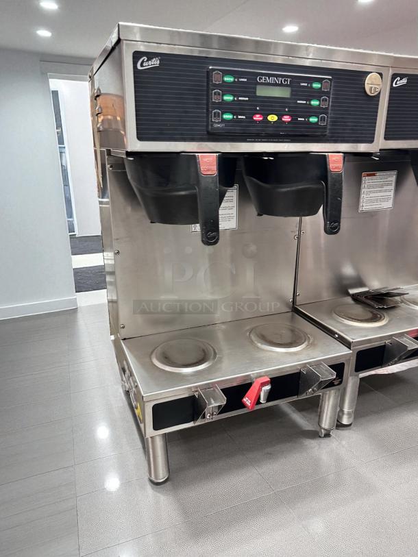 Curtis GEMTS10A1000 twin coffee brewer with dual warming plates, superb condition, 220V, fully tested and working.