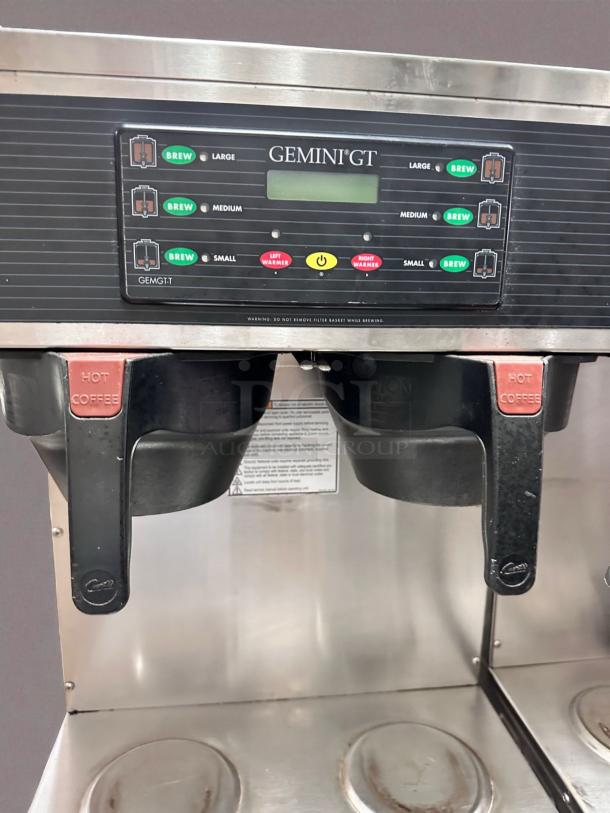 Curtis GEMTS10A1000 twin coffee brewer in superb condition, featuring dual warming plates, 220V, fully tested and working.