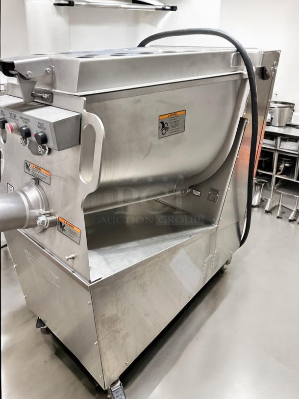 Hobart MG1532 Mixer Grinder, 150 lb. capacity, 208V/3Ph, excellent condition, foot pedal, fully tested, visible control panel.