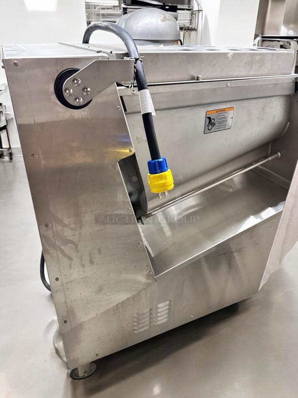 Hobart MG1532 mixer grinder in excellent condition, 150 lb. capacity, 208V/3Ph, with foot pedal, fully tested and working.
