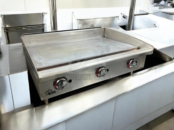 Star Max 624TF 24" gas griddle with thermostatic controls in outstanding condition, fully tested and working.