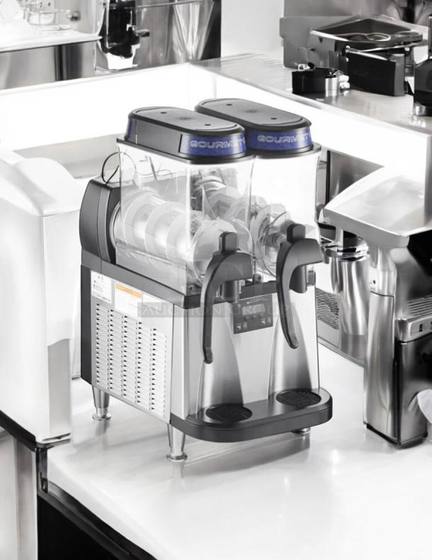 Immaculate BUNN Ultra-2 slush machine, model BA 120 BLK/SST, with two hoppers. Fully tested and working, stainless steel finish.