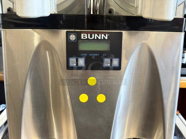 BUNN Ultra-2 slush machine with two hoppers, immaculate condition, tested and operational, model BA 120 BLK/SST.