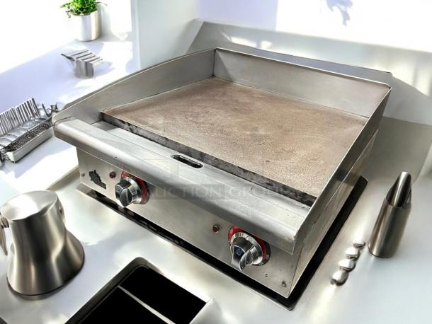 Star Max 624TF 24" manual gas griddle, countertop flat top grill in top-tier condition. Features durable controls, fully tested.