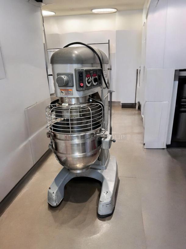 Hobart HL662 Legacy 60-Quart Planetary Mixer, superb condition, 200-240V, 2.7 HP, fully tested, visible control panel.