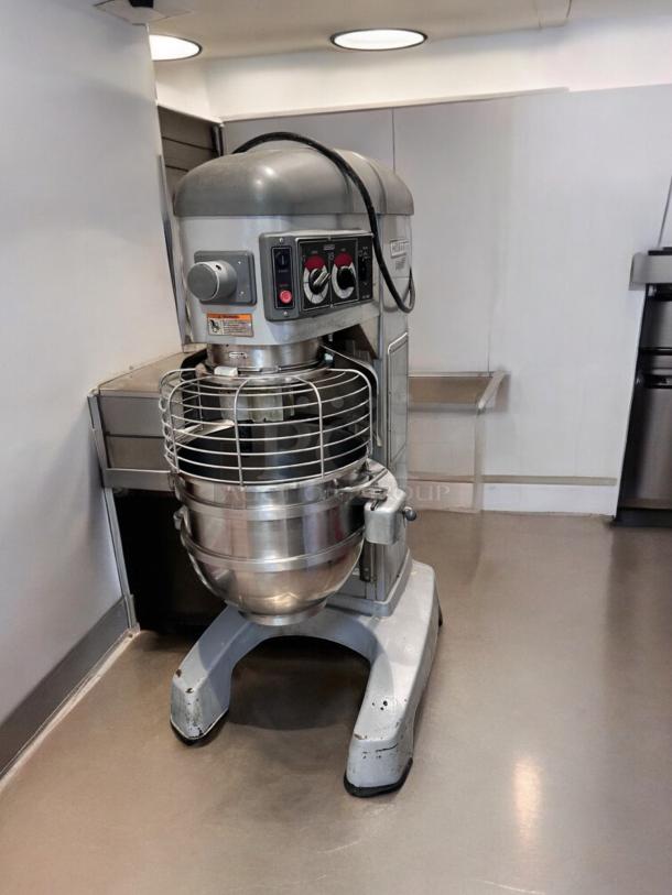Hobart HL662 Legacy 60-Quart Planetary Mixer, superb condition, 2.7 HP, 200–240V, fully tested and working, control panel visible.