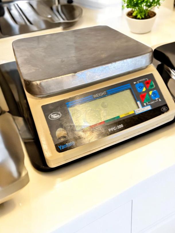 Yamato PPC-300 digital portion control scale in outstanding condition, compact size, clear display, fully tested and working.