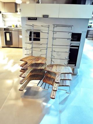 Outstanding Condition – Chrome Wire Pizza Peel Rack w/ 8 Wooden Paddles – 11