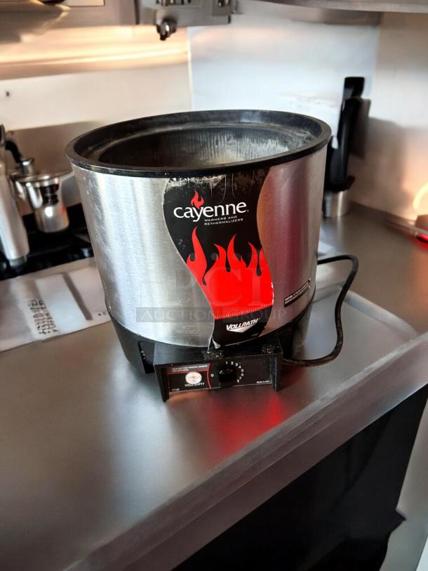 Vollrath Cayenne HS-7 food warmer, like-new, 800W, 120V, tested and working, stainless steel, control dial visible.