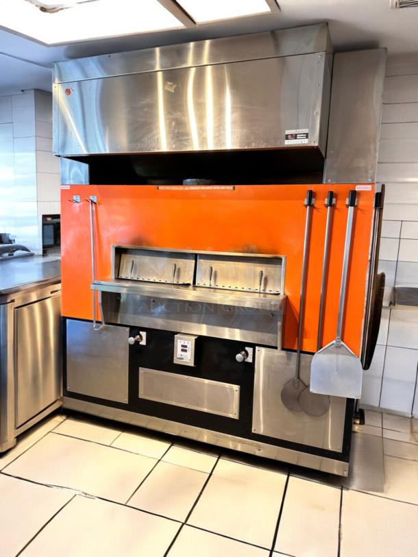 Wood Stone Mt. Adams 9660 pizza oven, natural gas, outstanding condition. Stainless steel, orange panel, fully tested, working.