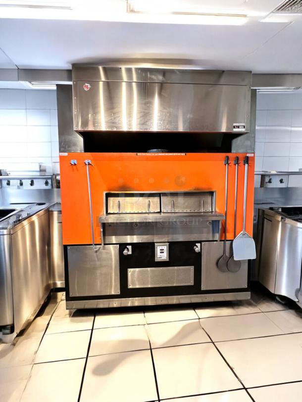 Wood Stone Mt. Adams 9660 pizza oven in outstanding condition, natural gas, stainless steel finish, fully tested and working.