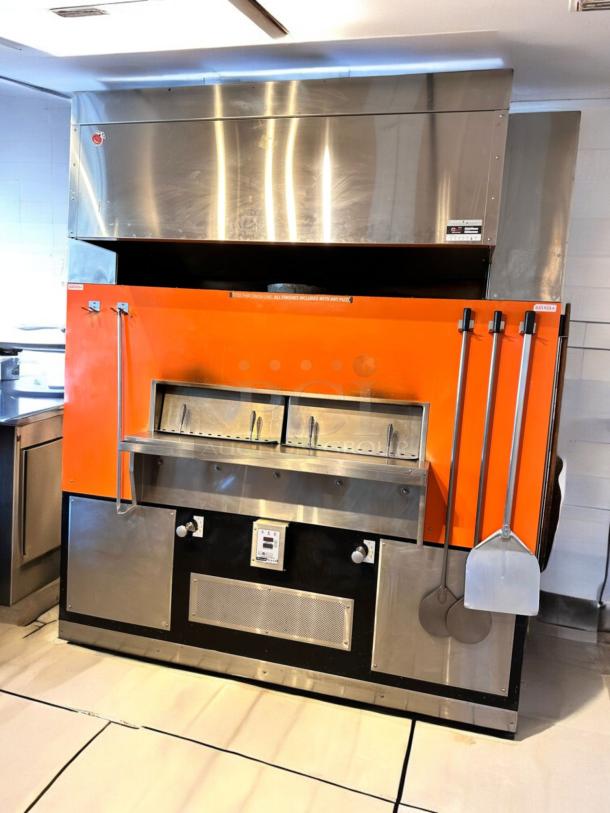 Wood Stone Mt. Adams 9660 pizza oven, natural gas, outstanding condition, fully tested, orange and stainless steel.