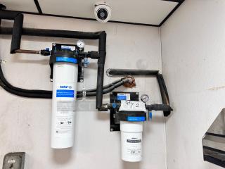 KAY/ECOLAB QSR Water Filtration System, dual unit with 2 KAY-TO20 cartridges. Superb condition, visible filtration labels.