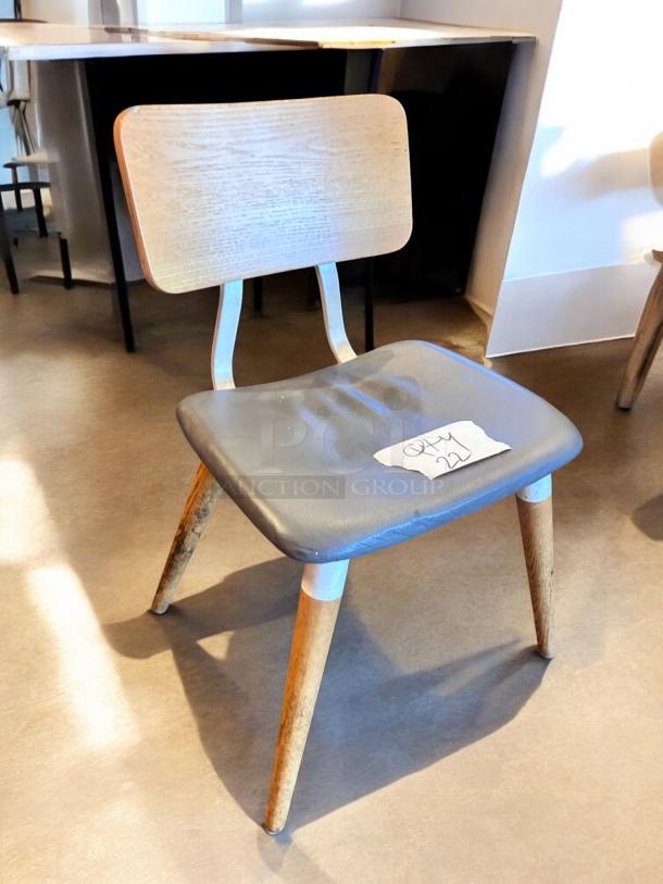Modern café dining chair, Bistro-Style model, wood/metal hybrid, excellent condition, fully tested, quantity 6.