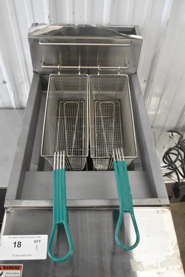 BRAND NEW 2024 CPG 351FFOP40N Stainless Steel Natural Gas 40 lb. Open Pot Fryer, 90,000 BTU, 2 metal fry baskets.