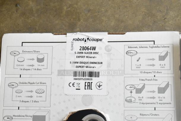 Robot Coupe 28064W 3mm slicing disc packaging. Features slicing illustrations. Label showing model and barcode.