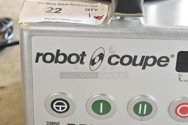 Brand new Robot Coupe R 702 food processor, 8 Qt capacity, with slicing and grating discs, scratch and dent condition.