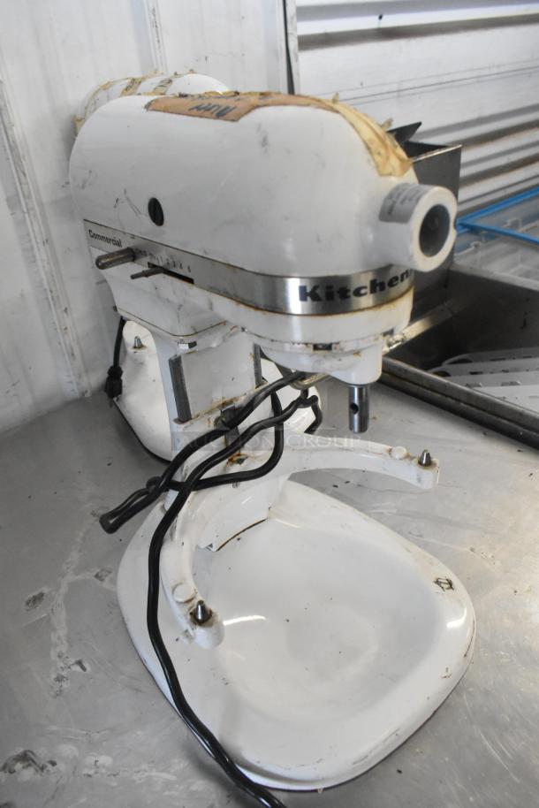 KitchenAid KV25G0XWW/KSMC50S metal countertop mixer, visible wear, includes 2 dough hooks, 1 paddle, 115V, 1 phase.