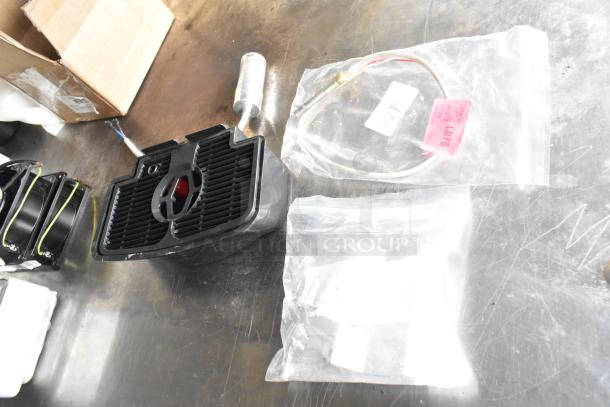4 items: 2 Maxair BT110 fans, drip tray, wire. Includes packaging with labels. Good condition, valuable set.
