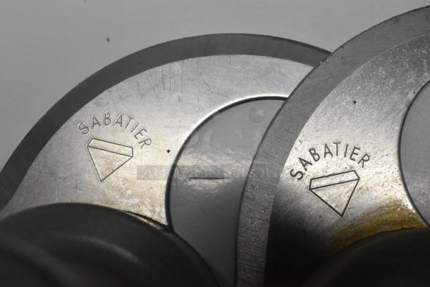 11-piece set with Sabatier marked slicer blades. Includes continuous feed head, 2 bowls, 2 S blades, 3 slicing, 3 grating blades.