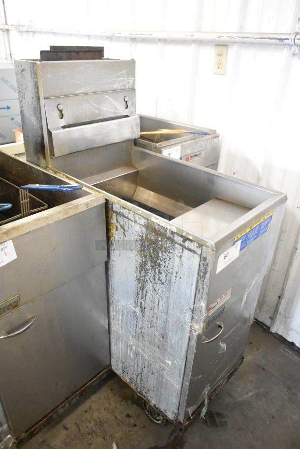 2016 Pitco Frialator 35C stainless steel deep fryer, commercial casters, natural gas, 90,000 BTU, signs of wear.
