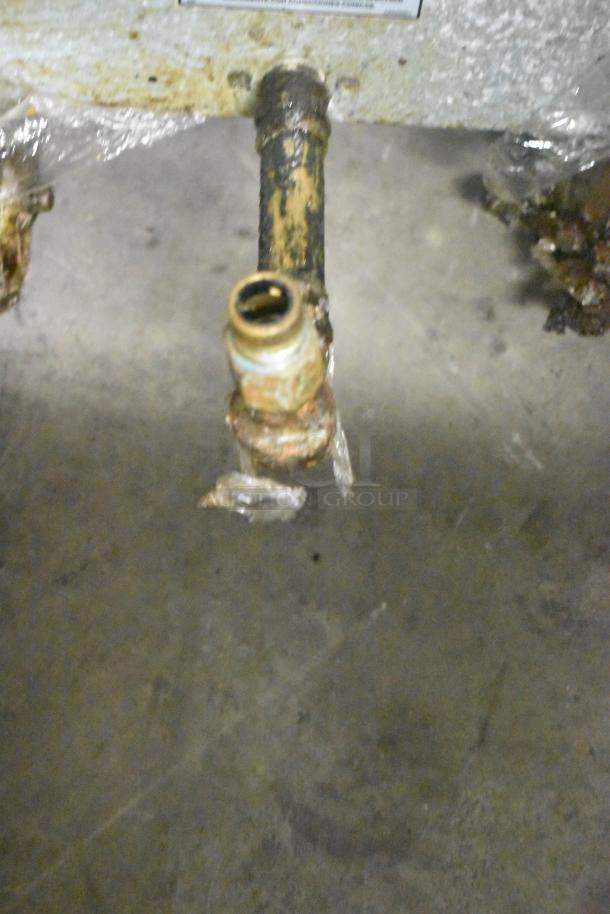 2016 Pitco Frialator 35C deep fryer, stainless steel, natural gas, 90,000 BTU, on commercial casters. Image shows gas connection.
