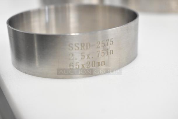 Fat Daddio's stainless steel round cake mold, model SSRD-2575, 2.5x.75in, 65x20mm, brand new with minor scratches.