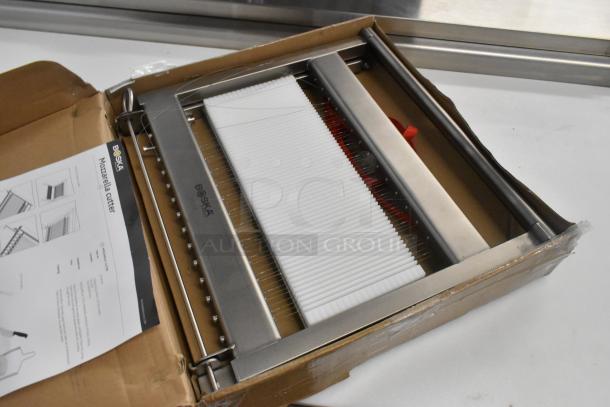 BRAND NEW Boska 520060 Mozzarella Cheese Cutter, stainless steel, scratch and dent condition, visible packaging and manual.
