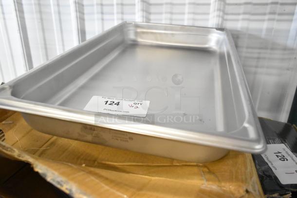 Vollrath 30025 stainless steel transport pan, brand new, 2 1/2" deep. Includes box of American Metalcraft TP14 pizza pan. Auction label visible.
