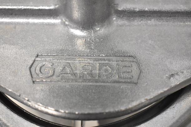BRAND NEW Garde WEDGE6 Fruit/Vegetable Cutter. 6 sections, scratch and dent, embossed "GARDE" logo, durable metal.