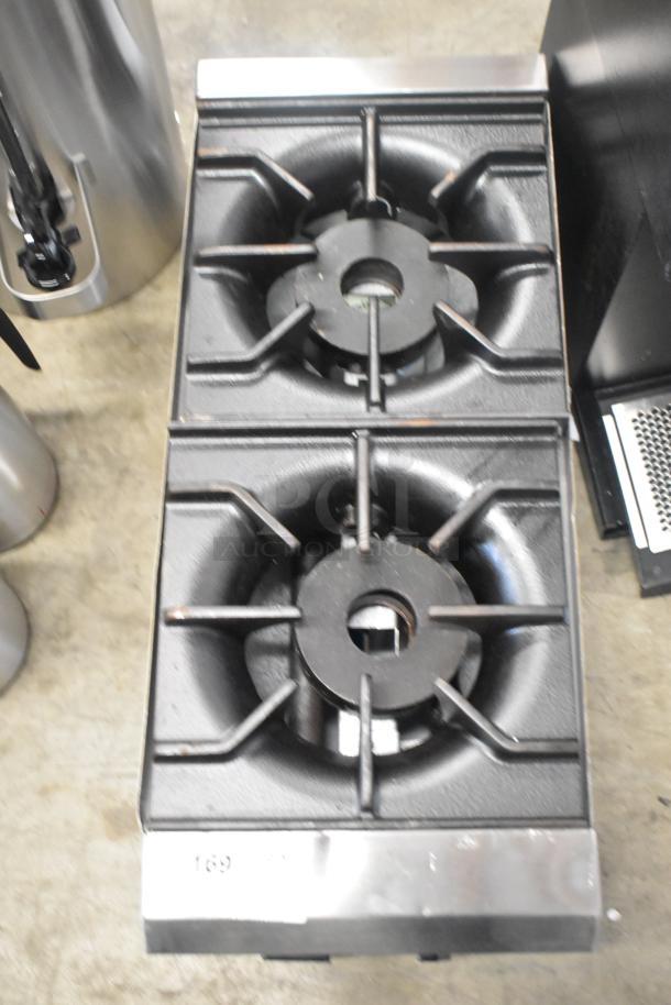 Brand new 2025 Avantco 177CAGR212 stainless steel 12" 2 burner gas range. 50,000 BTU, scratch and dent, countertop model.