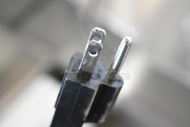 Close-up of plug for Carnival King 382HSPW35 warmer, 120 volts, 1 phase. Brand new, scratch and dent condition.
