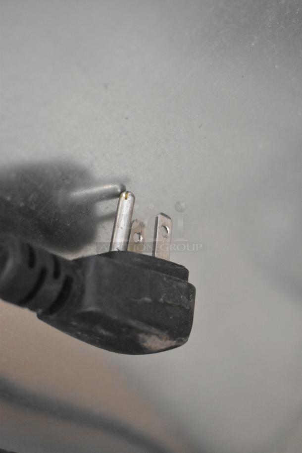 2019 Habco SE18 metal cooler plug, showing 115V power connection. Ideal for commercial use.