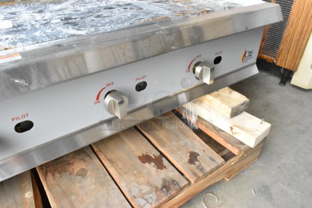 BRAND NEW! 2023 CPG 351GMCPG60NL stainless steel 60" gas griddle, manual controls, 150,000 BTU. Scratch and dent condition.